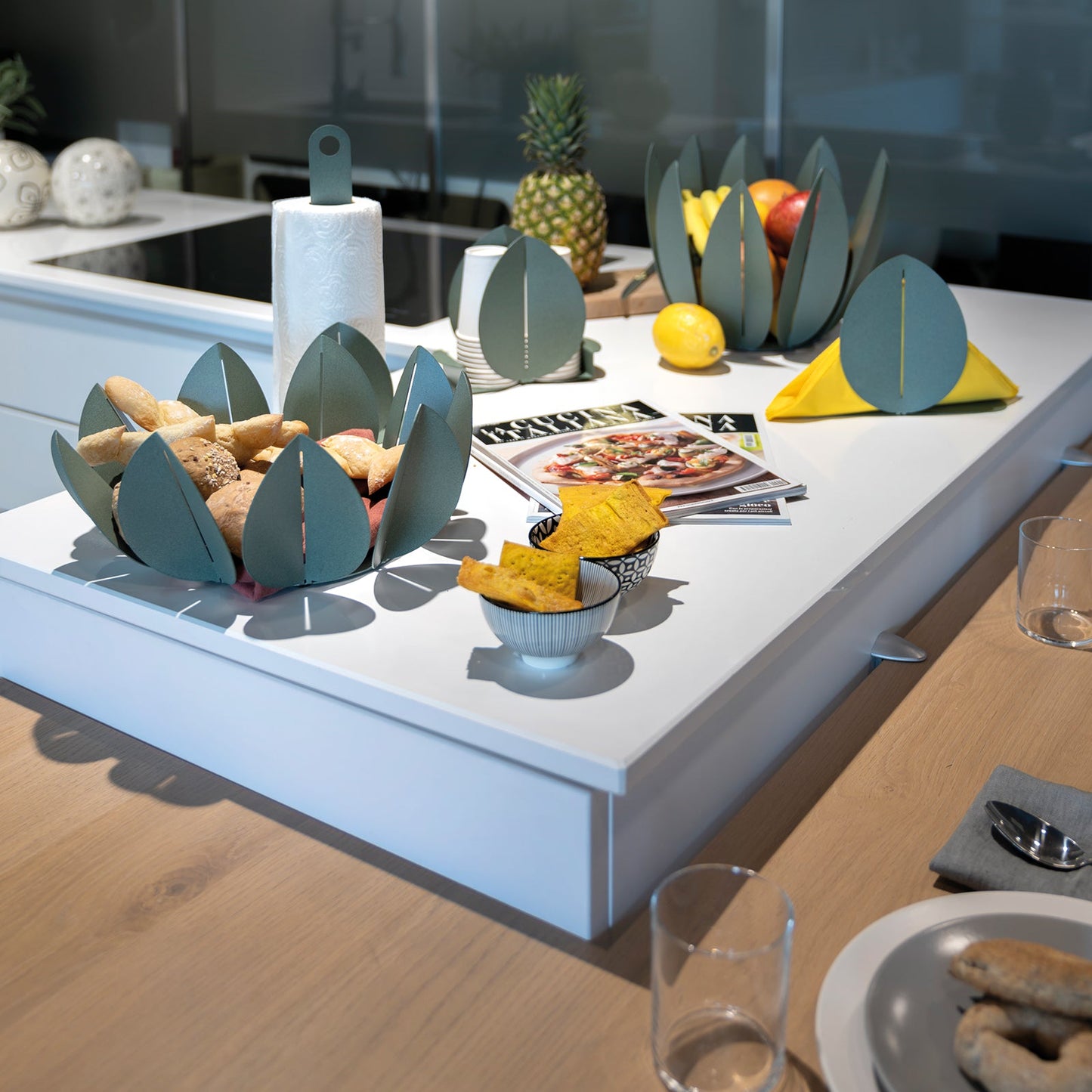 Arts & Crafts - Ficus Roll Holder