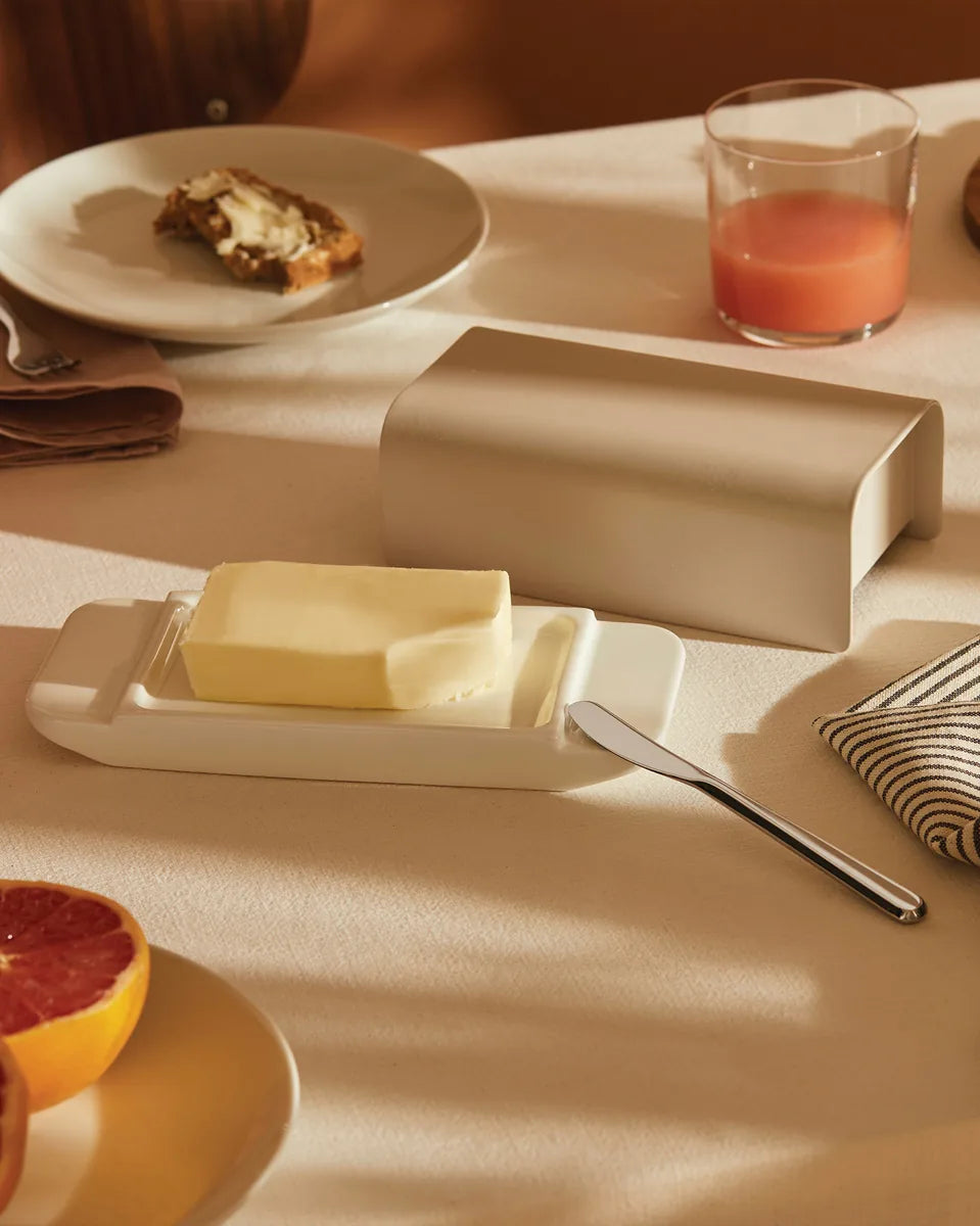 Alessi — Mattina BG04 R | Burriera in porcellana e acciaio rosso