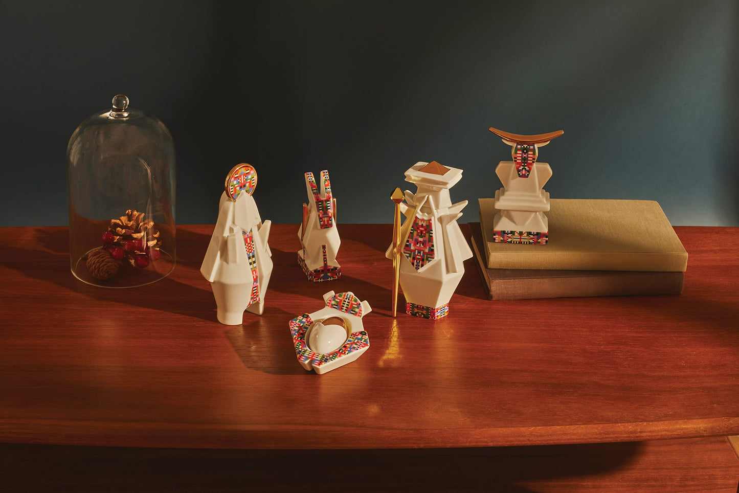 Alessi - Statuina Bue "Cow" per Presepe in Porcellana con Decalcomanie Applicate a Mano e Dettagli in Oro 24K