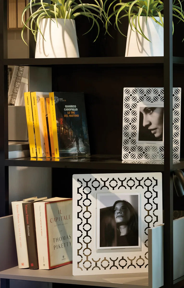 Arti & Mestieri Portafoto Ikat piccolo ferro nero con decorazioni trafo