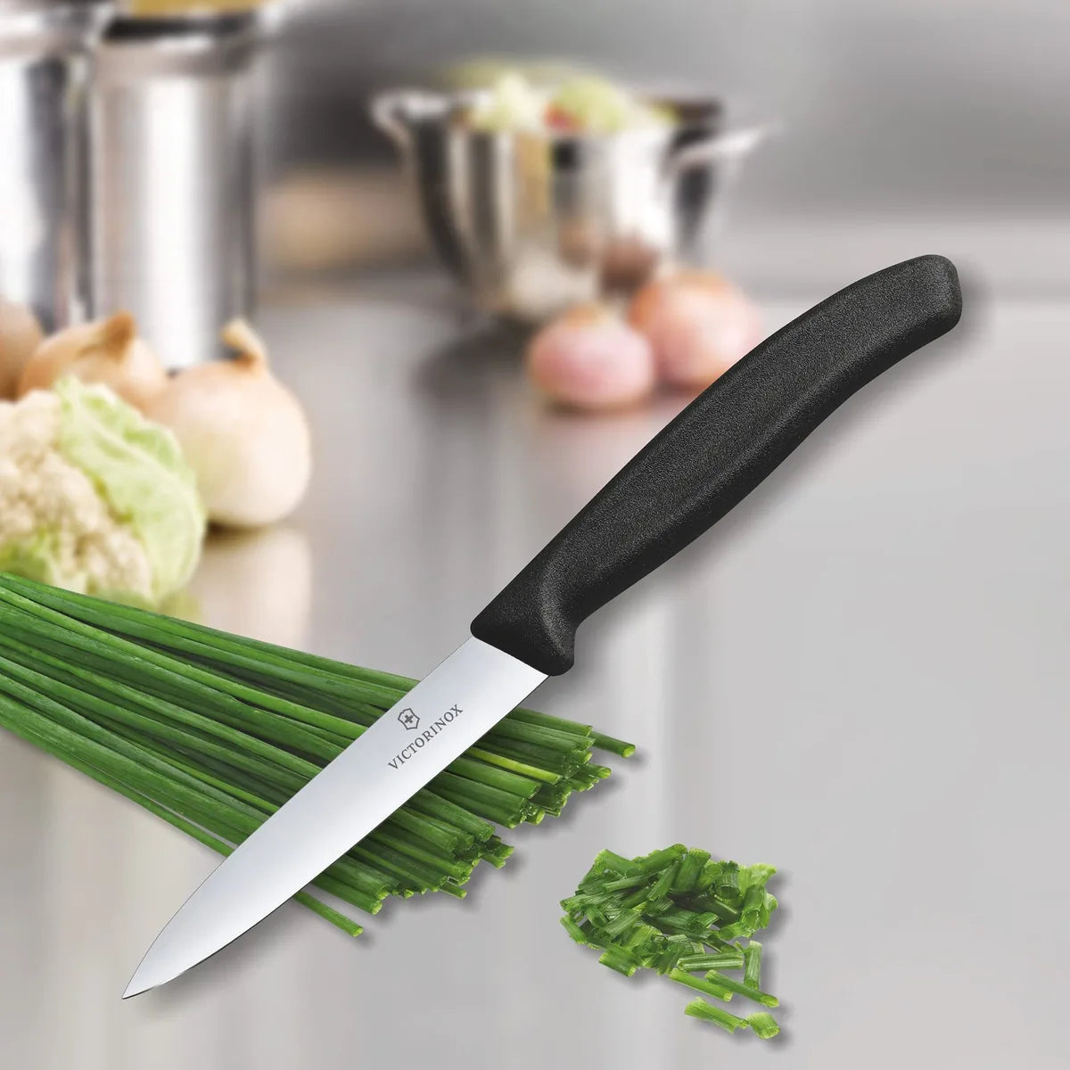 Victorinox 6.7703 Coltello per verdura Swiss Classic 10 cm lama acciaio manico nero