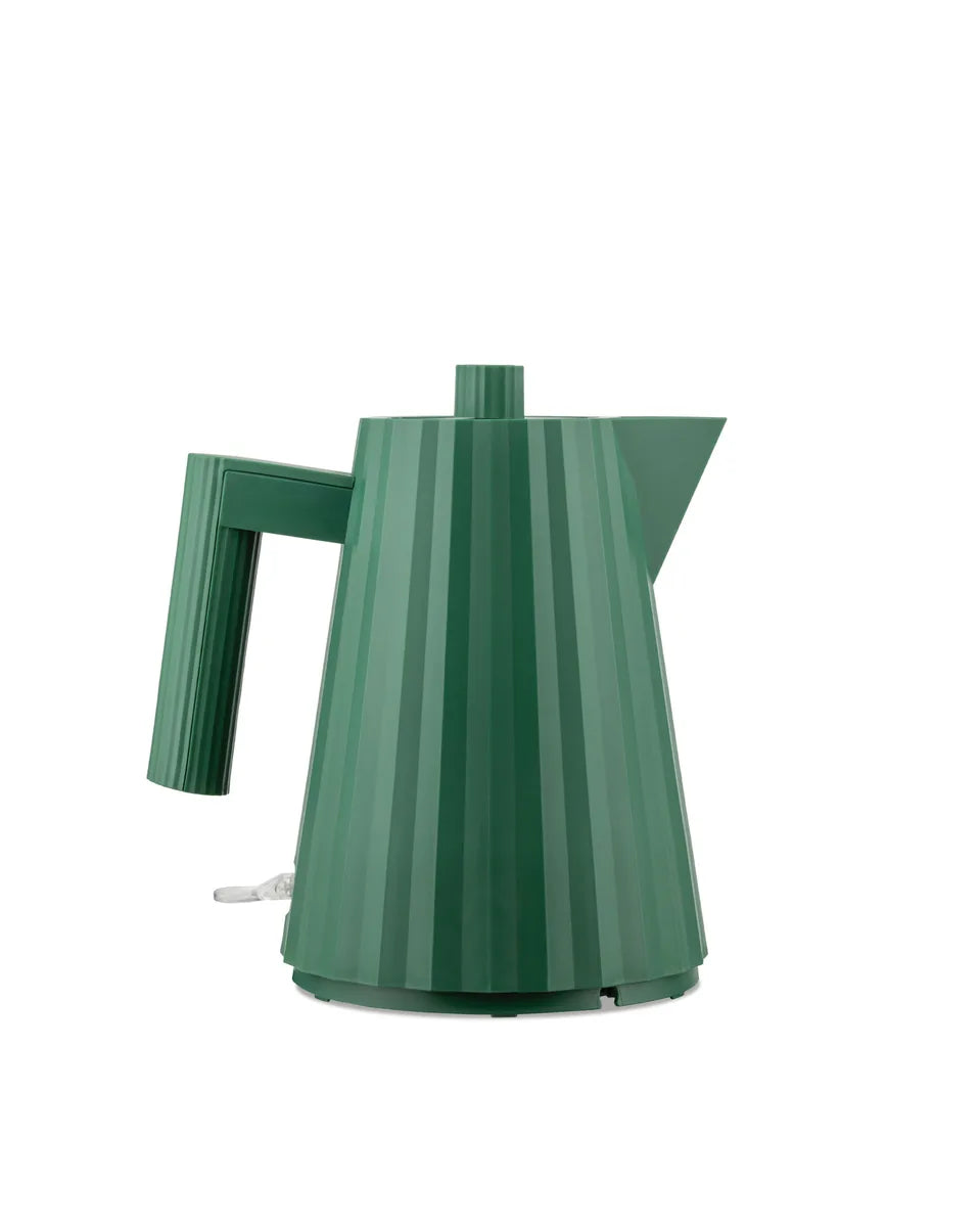 Alessi — Plissé MDL061GRUK | Bollitore elettrico in resina verde De Lu — design italiano Alessi