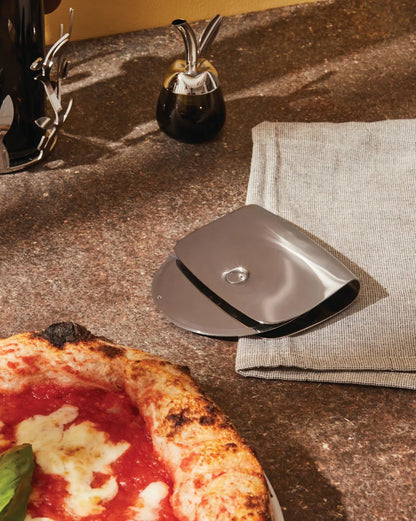 Alessi — Taio VS04 | Rotella tagliapizza in acciaio inox — vista principale