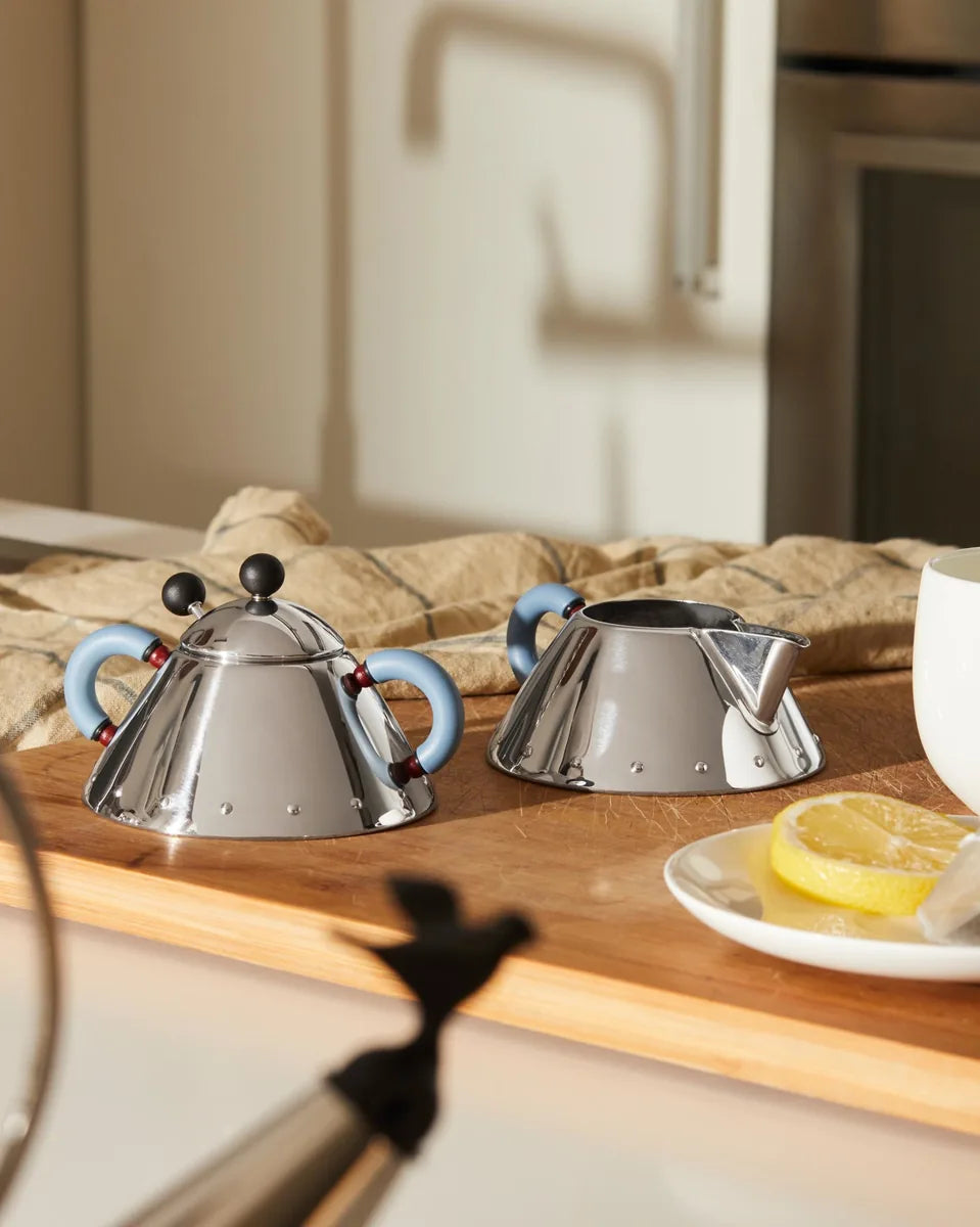 Alessi — 9096 B | Cremiera in acciaio inox e PA nera — vista principale