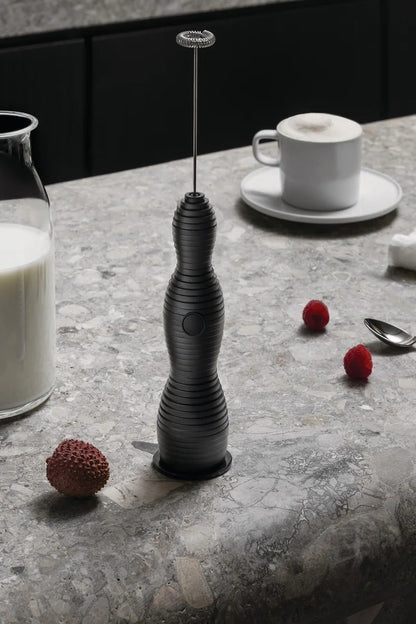 Alessi — Pulcina MDL11 R | Frullino montalatte rosso De Lucchi — dettaglio