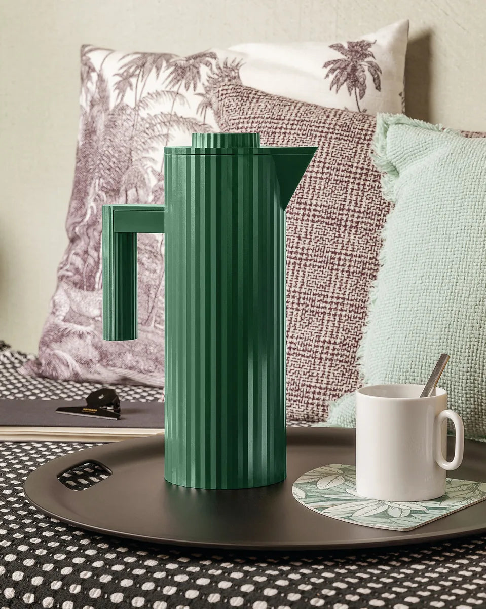 Alessi — Plissé MDL12 B | Caraffa termoisolante nera De Lucchi — dettaglio