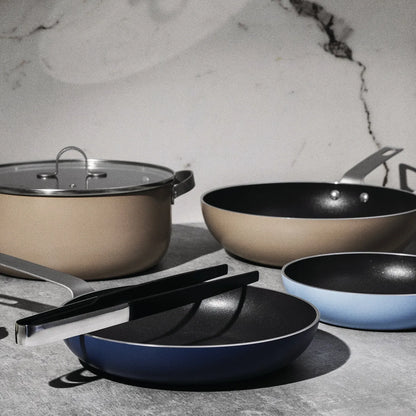 Alessi — Tama GIA302 | Bollilatte in alluminio azzurro Iacchetti — vista principale