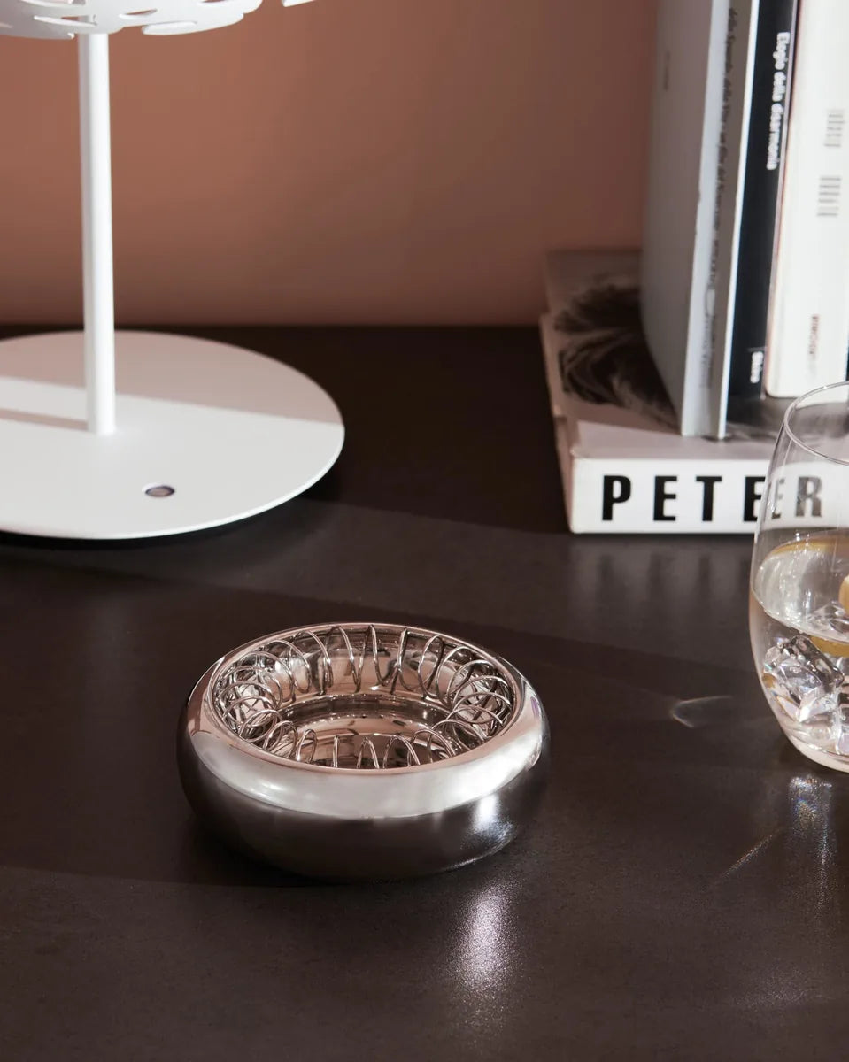 Alessi — Spirale 7690/16 | Posacenere Castiglioni in acciaio — dettaglio