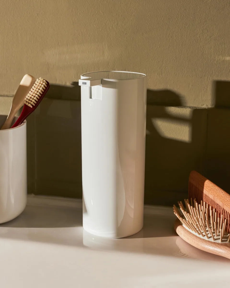 Alessi — Birillo PL14 W | Dosatore sapone in resina bianca — dettaglio