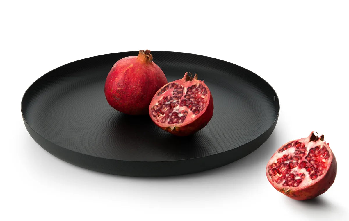 Alessi — JM14/35 JM14/35 BT | Vassoio rotondo Jasper Morrison nero — ambientazione