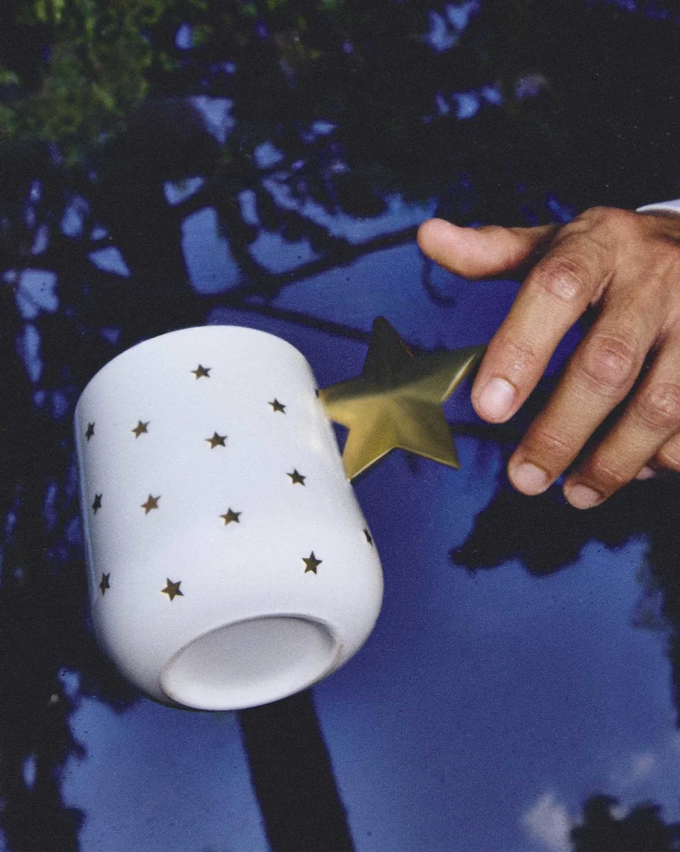 Alessi — Delight NZ01 | Mug in porcellana decorata a mano — dettaglio