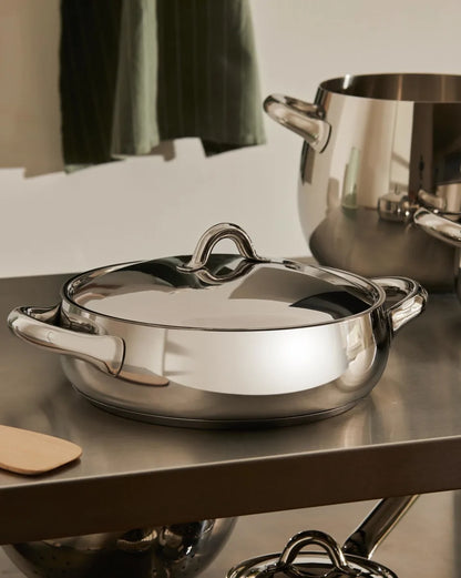 Alessi — Mami SG102/24 | Casseruola bassa in acciaio 18/10 — vista principale