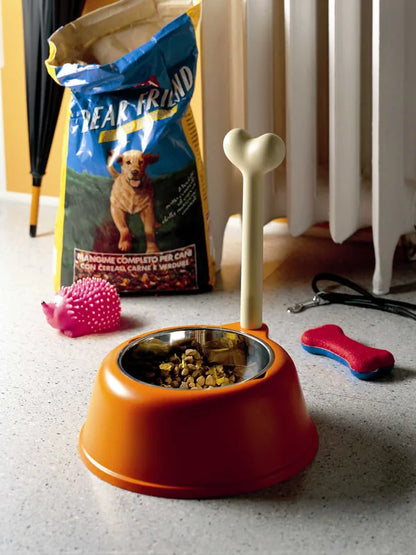 Alessi — Lupita AMMI02 B | Ciotola design per cani, nero — ambientazione