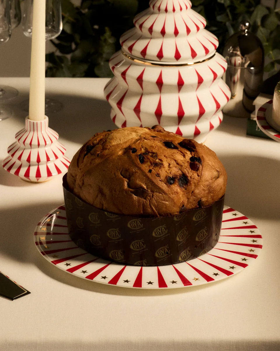 Alessi — Delight NZ06 | Piatto per panettone in porcellana dipinta — ambientazione