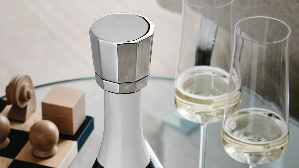 Alessi — Eugenia NF11 | Tappo Champagne in Acciaio Inox — ambientazione