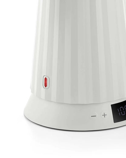 Alessi — Plissé MDL21 W | Bollitore elettrico De Lucchi, bianco — vista laterale