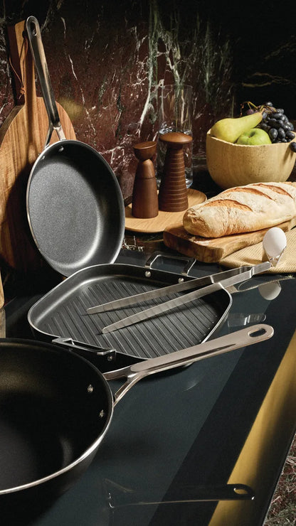 Alessi — Pots&Pans JM110/32 JM110/32 B | Padella antiaderente Jasper M — vista laterale