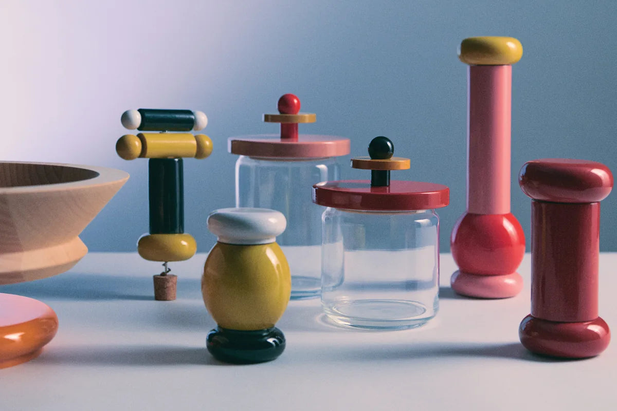 Alessi — ES19 2 | Macinasale in legno di faggio rosa Sottsass