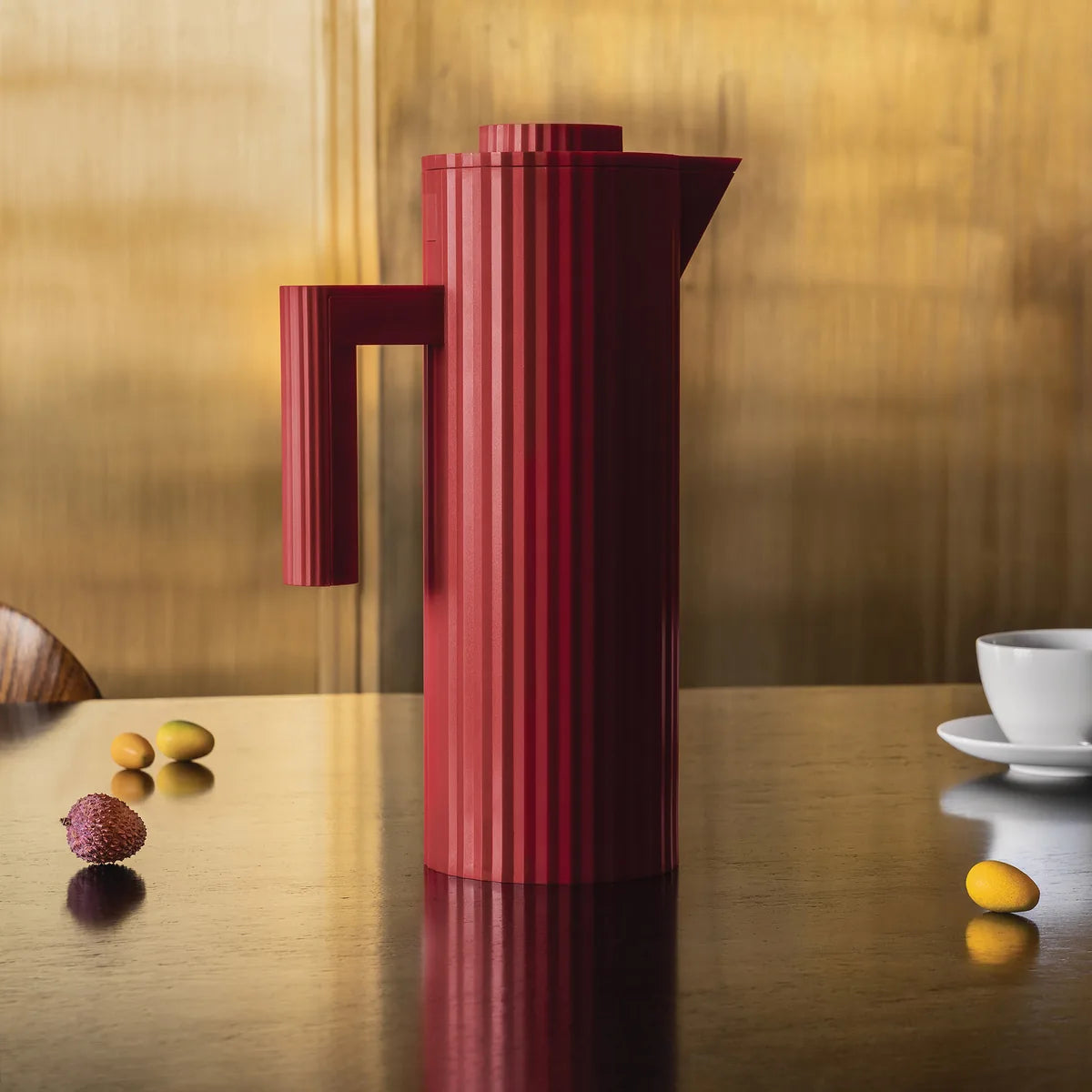 Alessi — Plissé MDL12 W | Caraffa termoisolante bianca De Lucchi