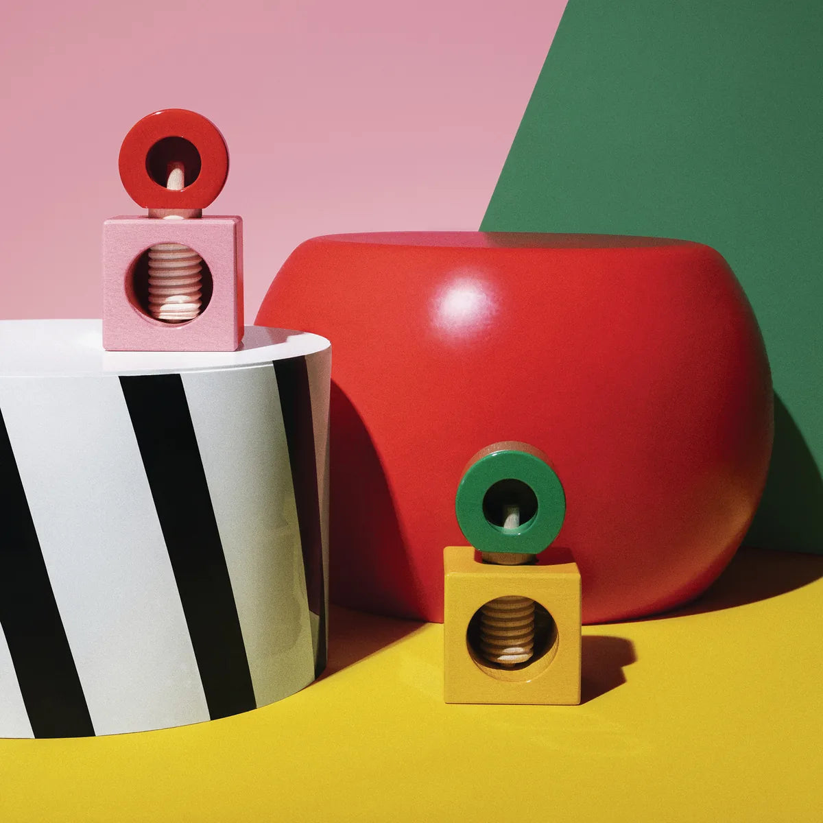 Alessi — ES20 2 | Schiaccianoci in faggio rosa e rosso Sottsass