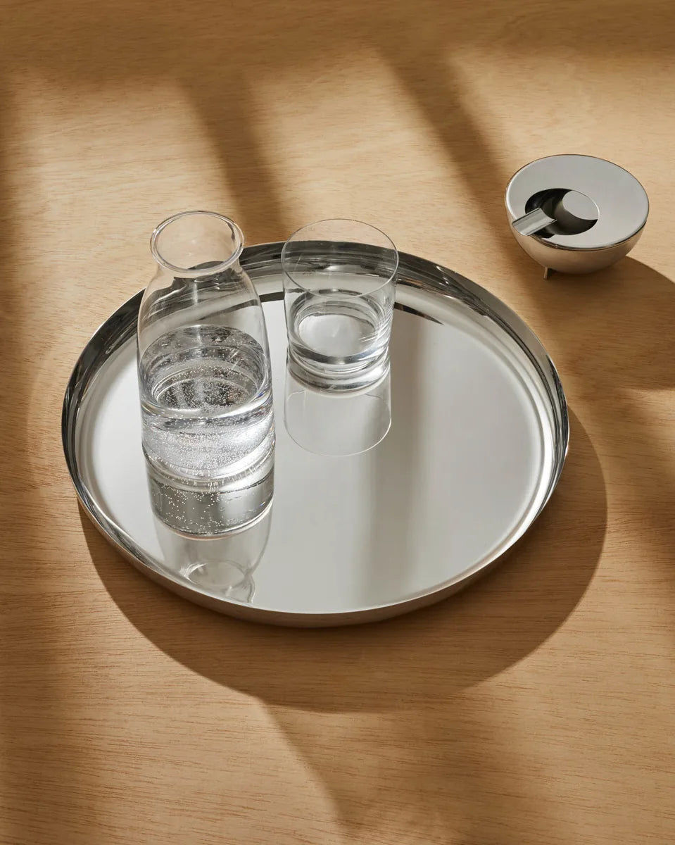 Alessi — JM14/35 L | Vassoio rotondo in acciaio inox lucido — ambientazione