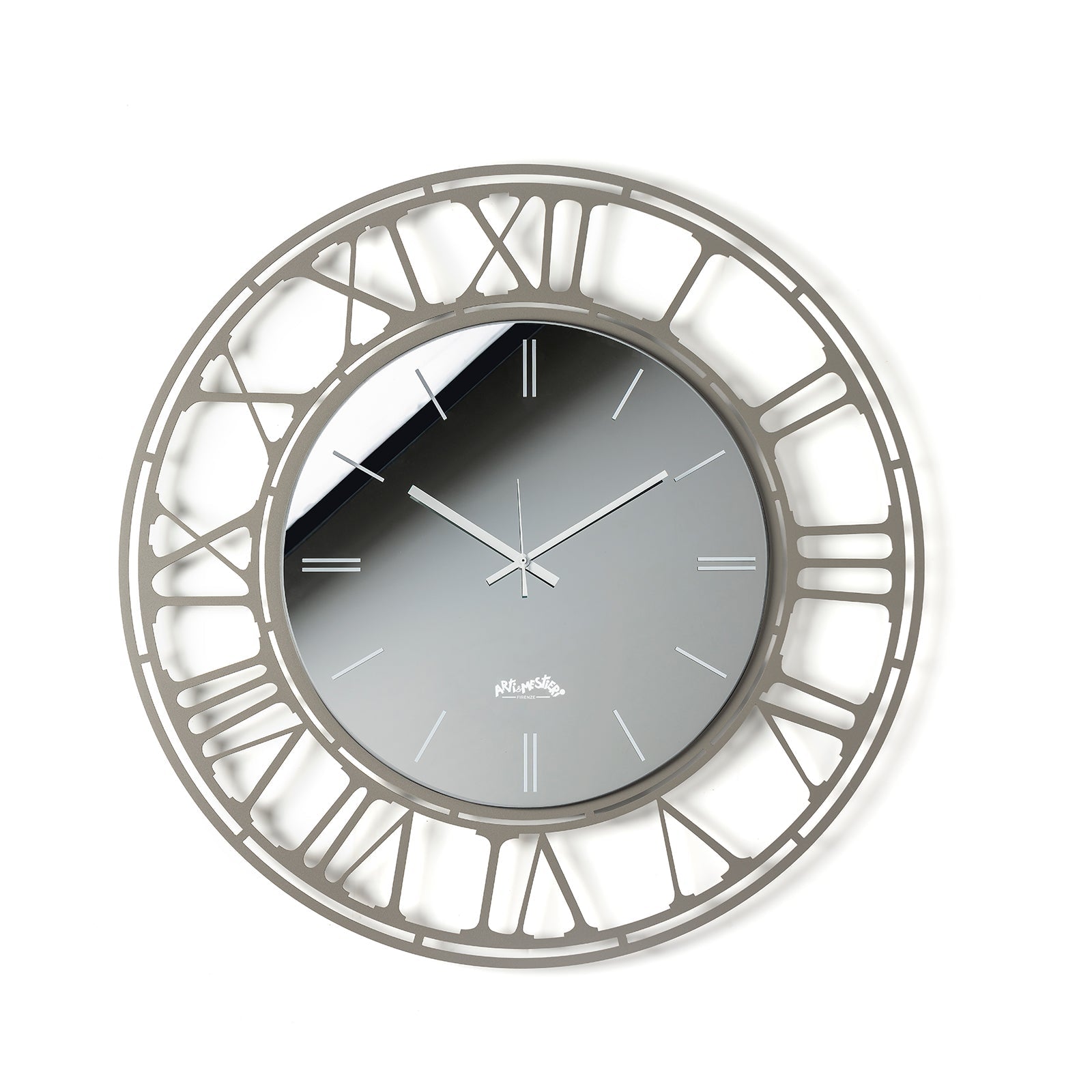 Arti & Mestieri orologio da parete Axis 70 colore fango con quadrante crystal luxe fumé in ferro lavorato artigianalmente