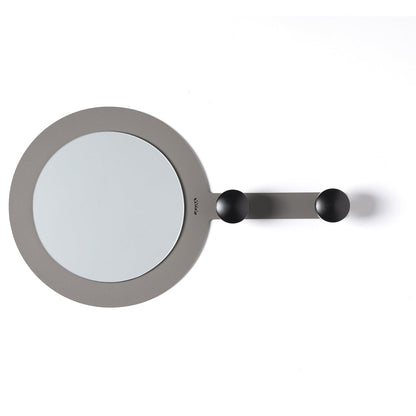 Arti & Mestieri specchio con ganci Riflesso & Appeso colore fango in ferro lavorato artigianalmente
