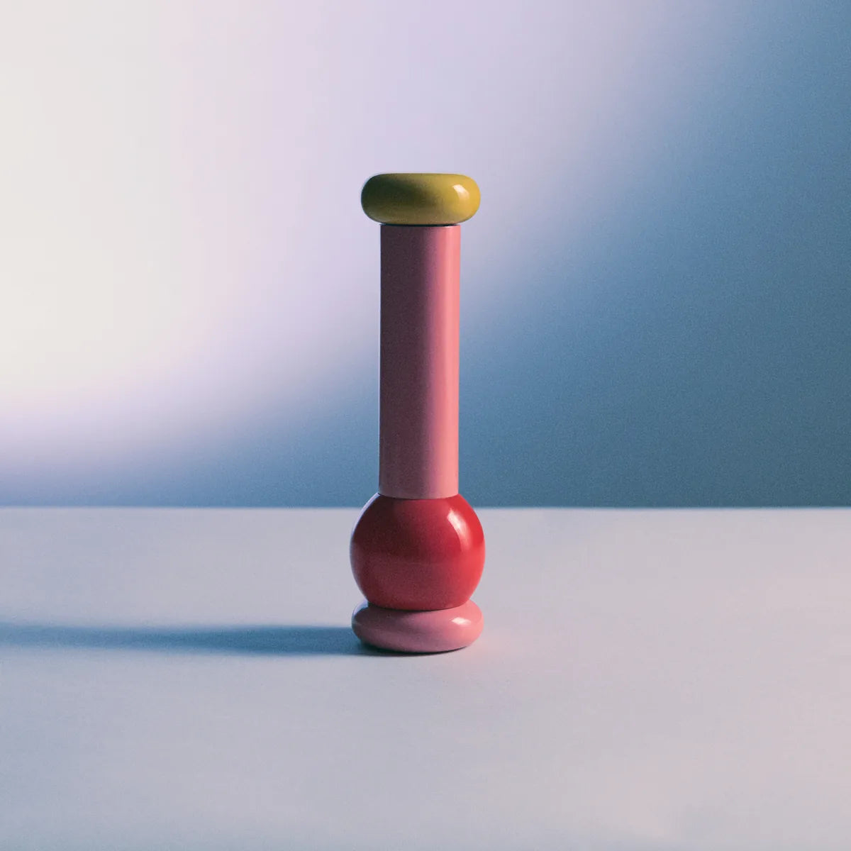 Alessi — MP0210 1 | Macinasale Sottsass in legno di faggio — vista laterale