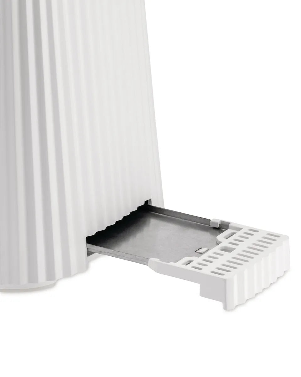 Alessi — Plissé MDL08 W | Tostapane in resina bianca De Lucchi — ambientazione