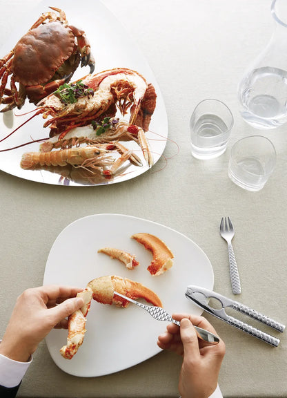 Alessi — Colombina Fish FM23/44 | Coltello ostriche acciaio 18/10 — ambientazione
