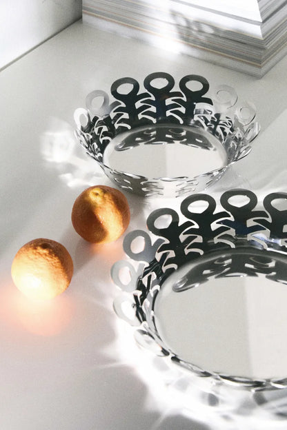 Alessi — Vimini BM21/25 B | Cestino traforato in acciaio nero