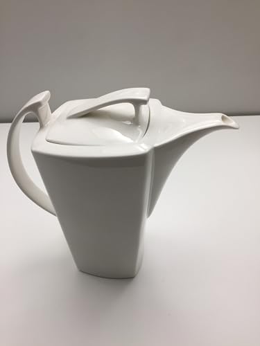 White porcelain coffee/tea pot 13cm x 23cm x 22cm