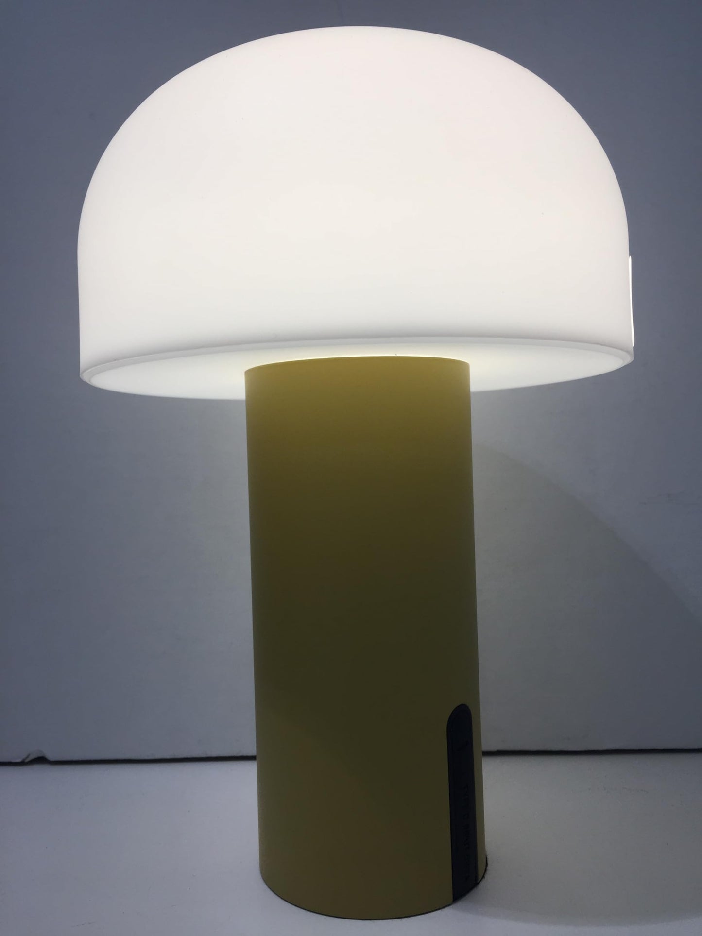 Leitmotiv - Lampada da Tavolo "Impetu LED" Bianco Opaco