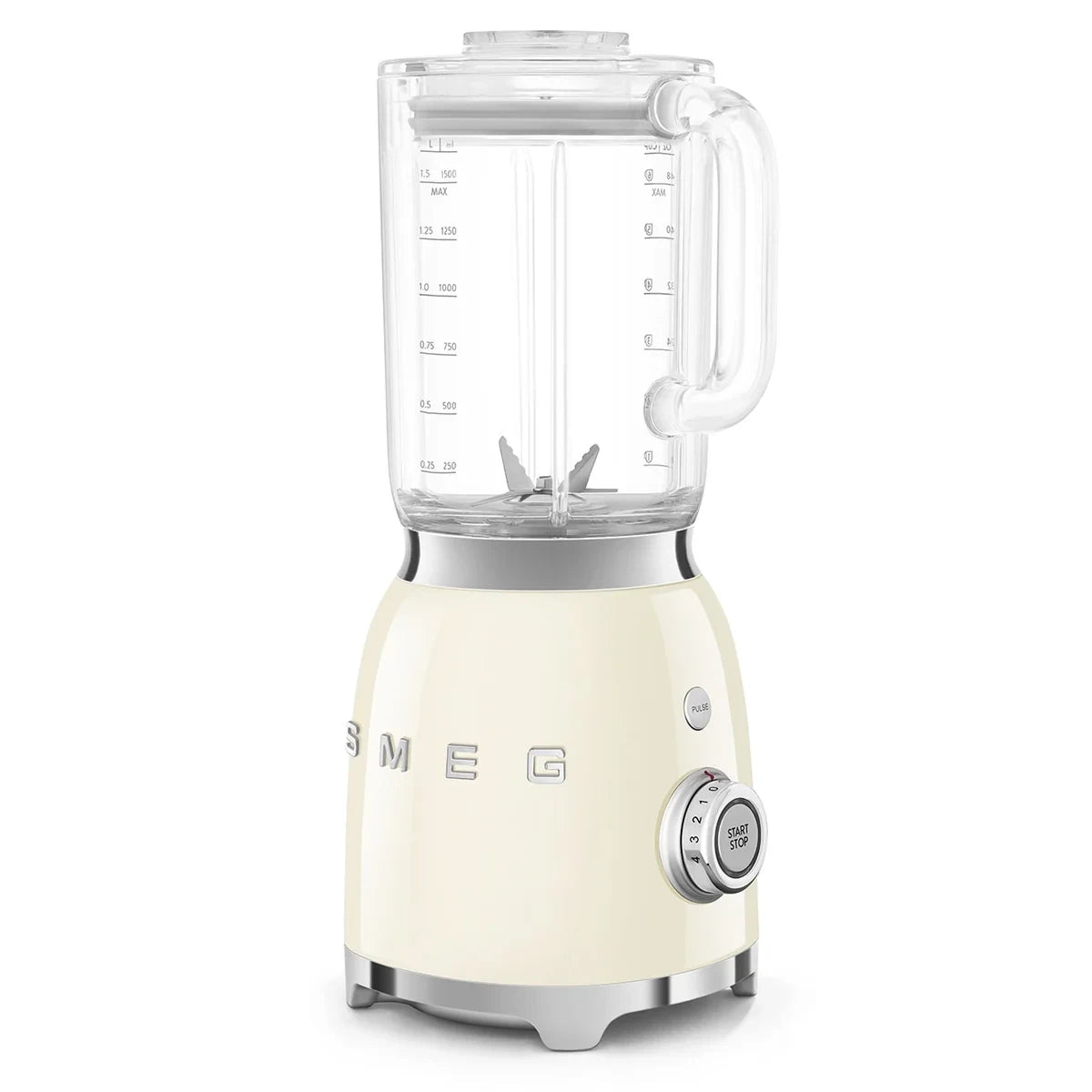 BLF03CREU__smeg-frullatore-da-tavolo-50s-style-panna-04