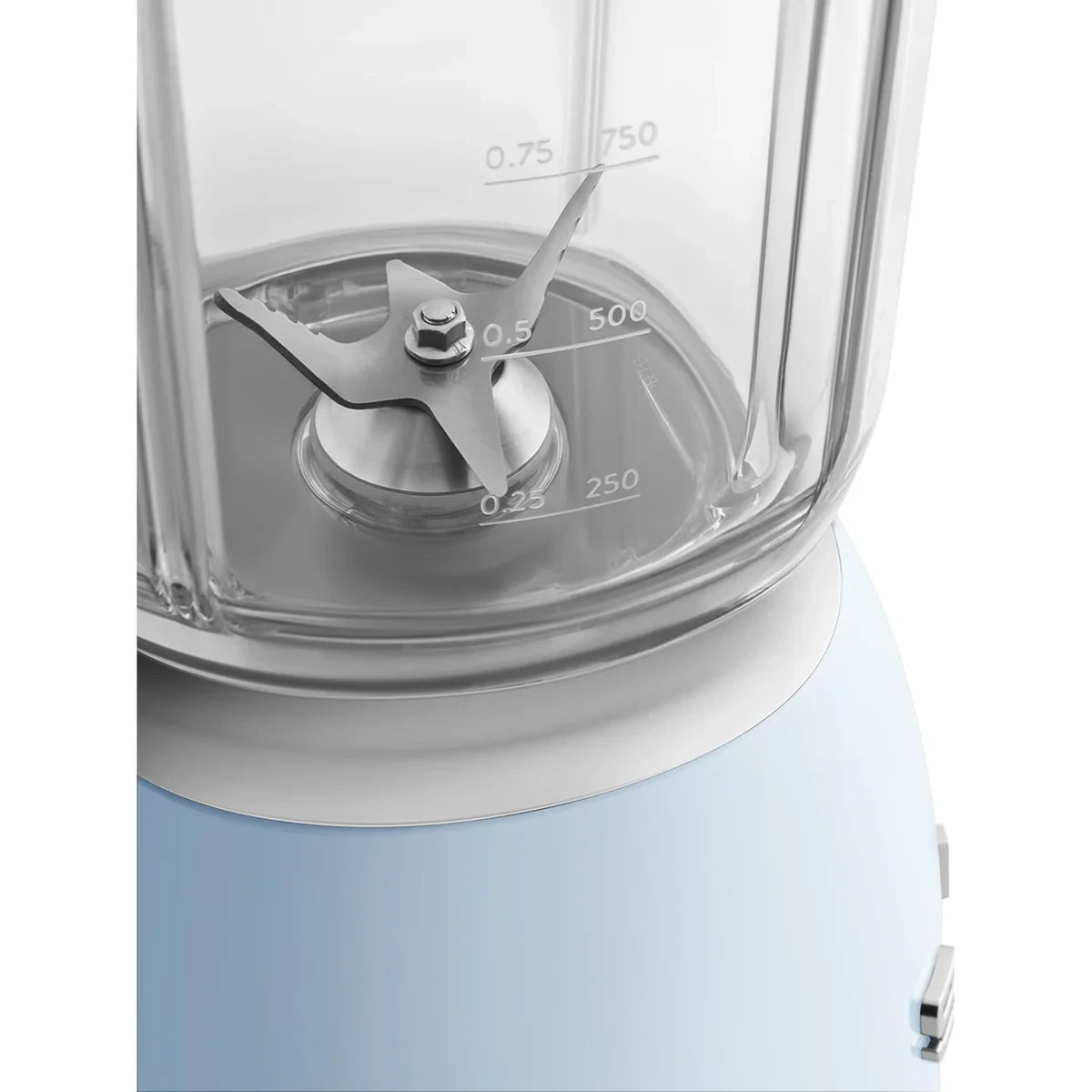 BLF03PBEU__smeg-frullatore-da-tavolo-50s-style-azzurro-05