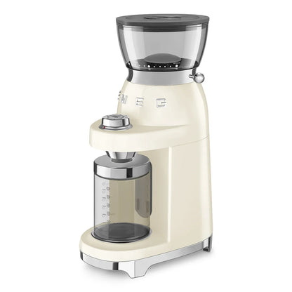 CGF03CREU__smeg-macinacaffe-multifunzione-50s-style-panna-04