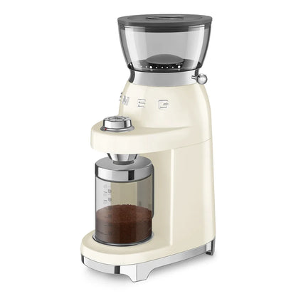 CGF03CREU__smeg-macinacaffe-multifunzione-50s-style-panna-08