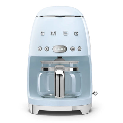 DCF02PBEU__smeg-macchina-caffe-filtrato-50s-style-azzurro-01.webp