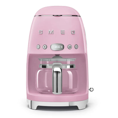 DCF02PKEU__smeg-macchina-caffe-filtrato-50s-style-rosa-01.webp