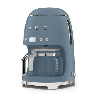 DCF02SBMEU__smeg-macchina-caffe-filtrato-50s-style-blu-tempesta-opaco-04.webp