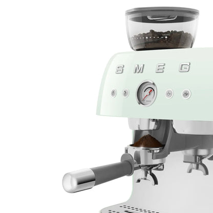 EGF03PGEU__smeg-macchina-caffe-espresso-macinacaffe-integrato-verde-pastello-06.webp