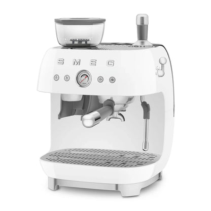 EGF03WHEU__smeg-macchina-caffe-espresso-macinacaffe-integrato-bianco-04.webp