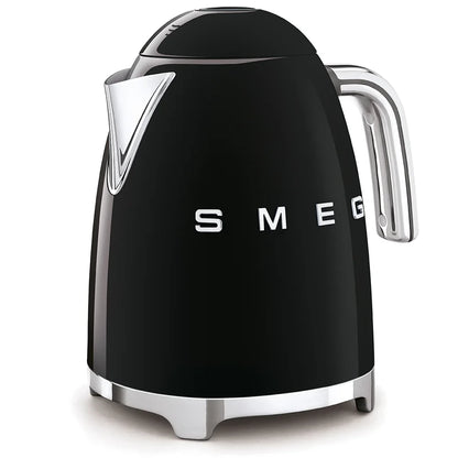 KLF03BLEU__smeg-bollitore-elettrico-50s-style-nero-02