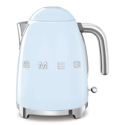 KLF03PBEU__smeg-bollitore-elettrico-50s-style-azzurro-01