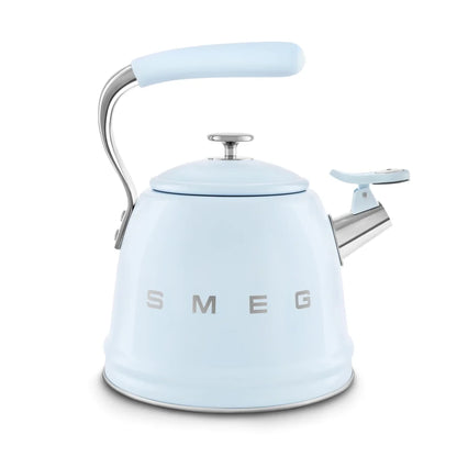 WKF01PB__smeg-bollitore-con-fischio-50s-style-azzurro-03
