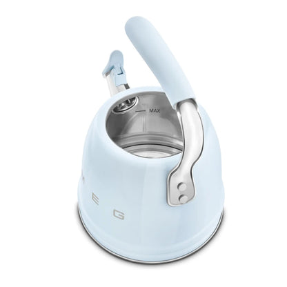 WKF01PB__smeg-bollitore-con-fischio-50s-style-azzurro-07