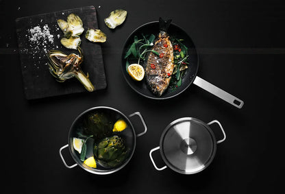AEG Set 3 Padelle e Pentole acciaio inox antiaderente con manico ergonomico