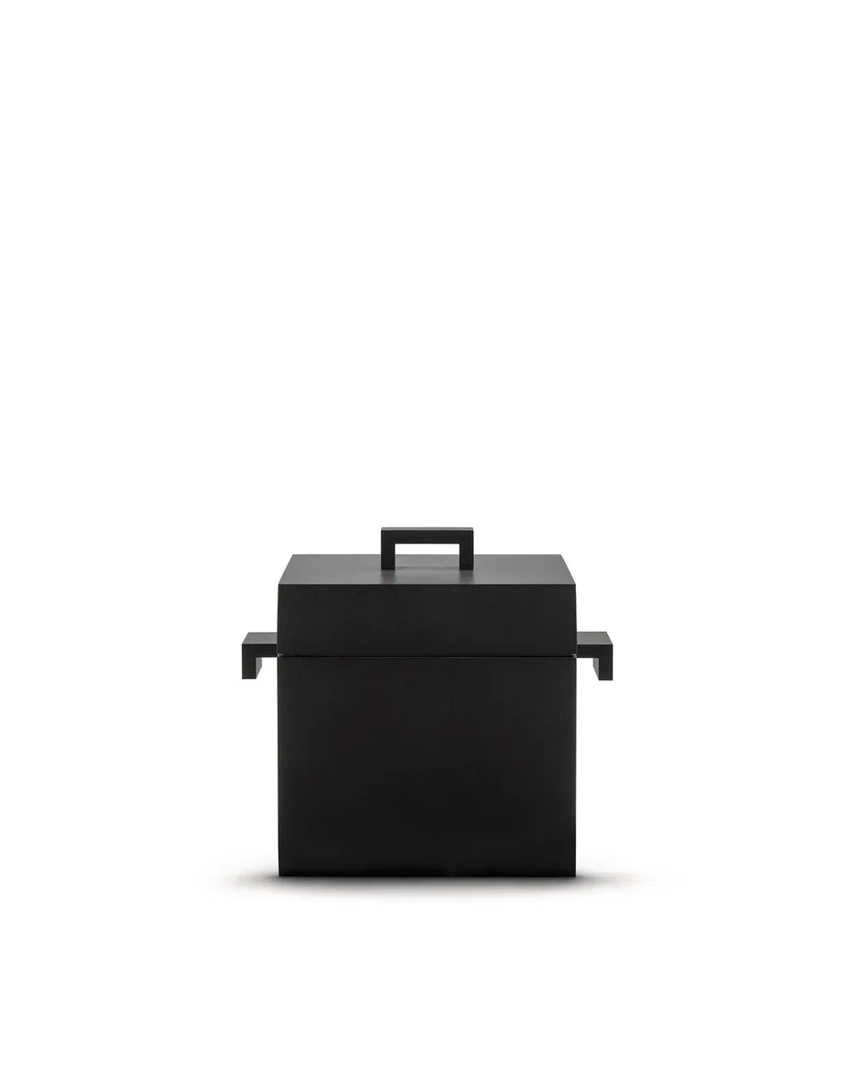 Alessi Cocotte Cubica in alluminio con rivestimento antiaderente, colore nero - Design Aldo Rossi
