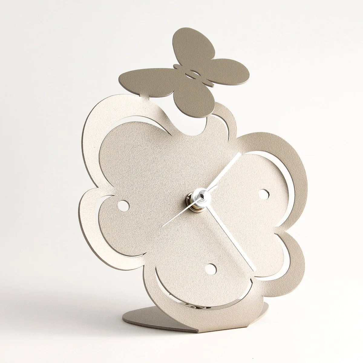 Arti & Mestieri Orologio Farfallina bomboniera di design in ferro, disponibile in bianco e sabbia