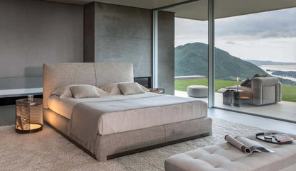 Flou AtelierM letto matrimoniale design tessile imbottito testata plissé